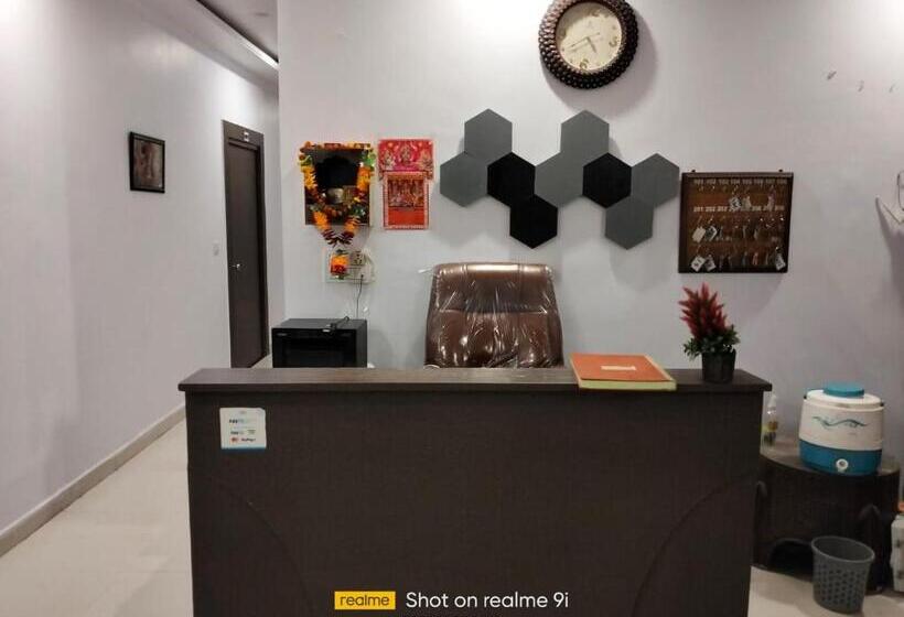 Relax Square & Hotel By Wb Inn