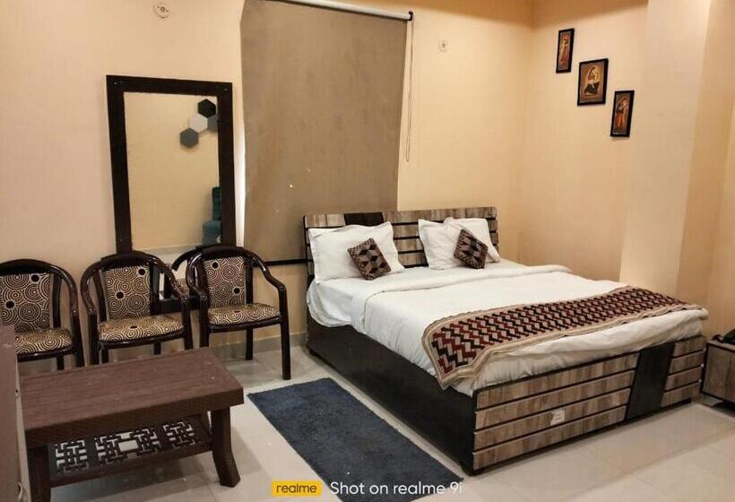 Relax Square & Hotel By Wb Inn