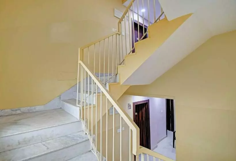 Hotelli Collection O 807978 The White House