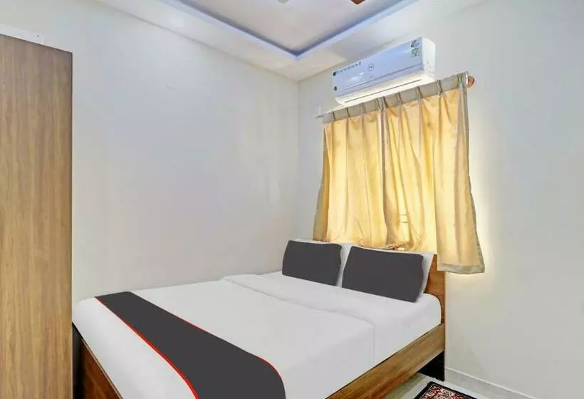 ホテル Collection O Cka Boarding And Lodging