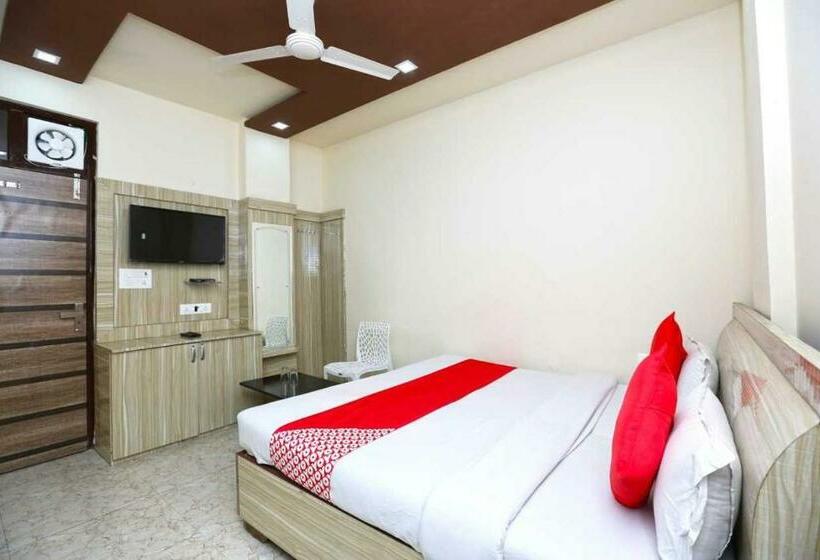 בית מלון כפרי Oyo Flagship 80728 My Prime Family Restaurant