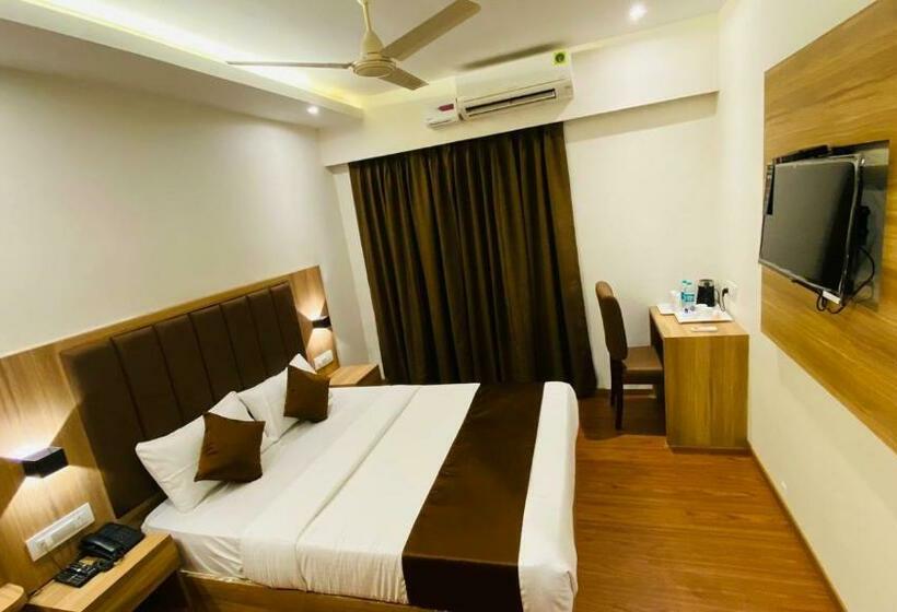 בית מלון כפרי Plaza Heights By Rak Rooms, Mangaluru