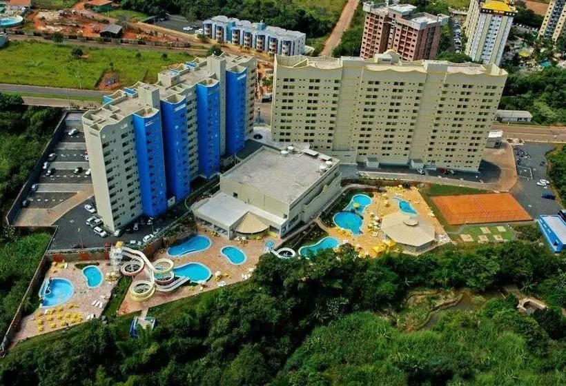 Hotelli Suite Golden Dolphin Grand Euemcaldas