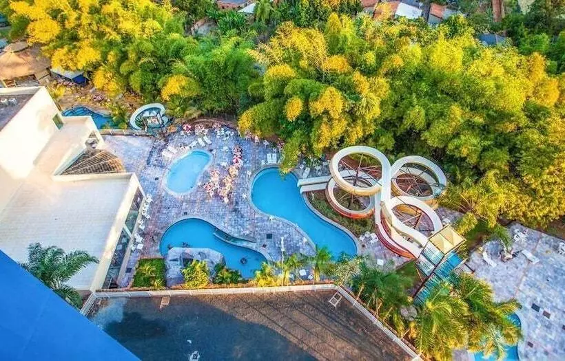 Hotelli Suite Golden Dolphin Grand Euemcaldas