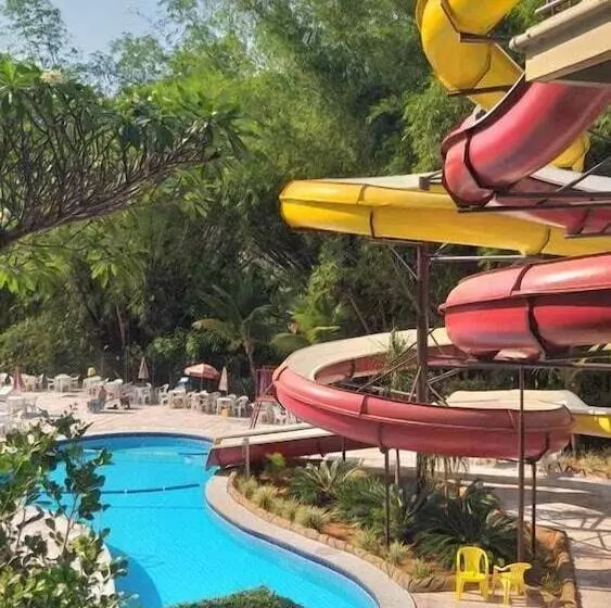 Hotelli Suite Golden Dolphin Grand Euemcaldas