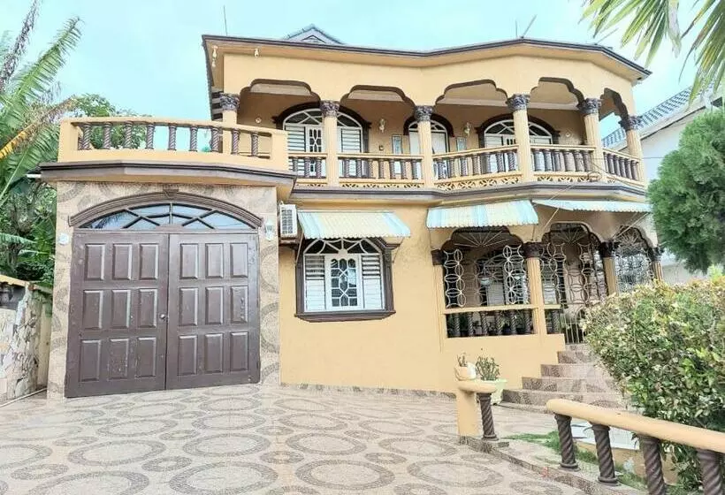 پانسیون Cambridge Mi Casa Ur Casa With Pool And Beach Access