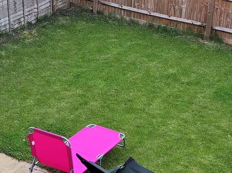 پانسیون Langley Haven   3 Br House