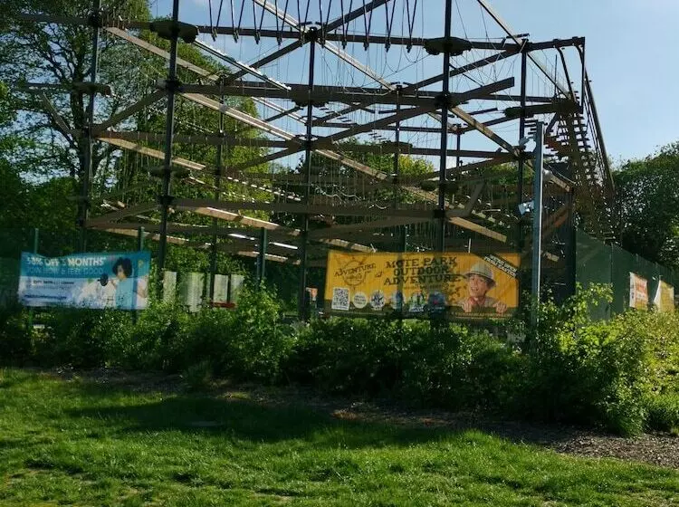 پانسیون Langley Haven   3 Br House