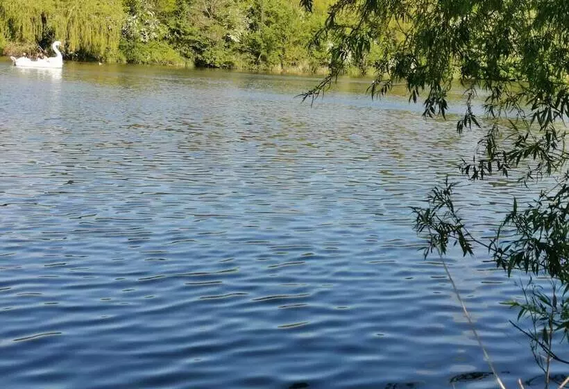 پانسیون Langley Haven   3 Br House