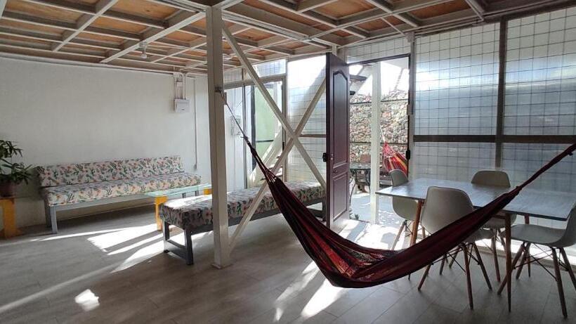 پانسیون Sireno Hostal