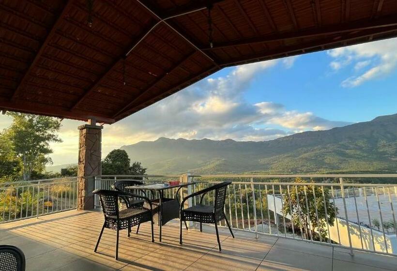 אתר נופש The Summit Peak Of Luxury