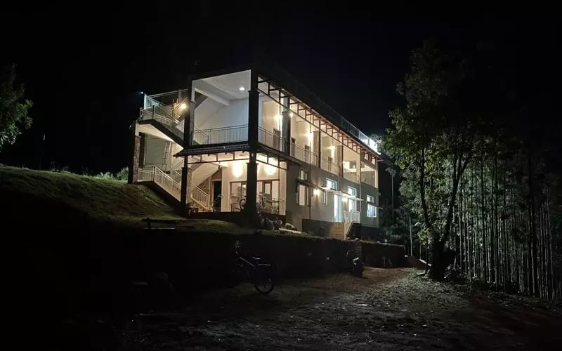 リゾートホテル The Summit   Peak Of Luxury