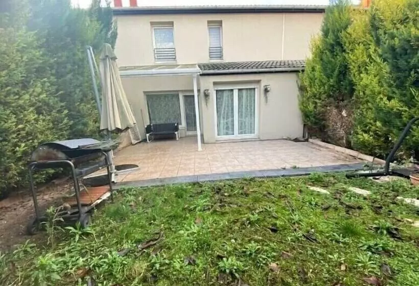 Auberge  Kama   Hostel