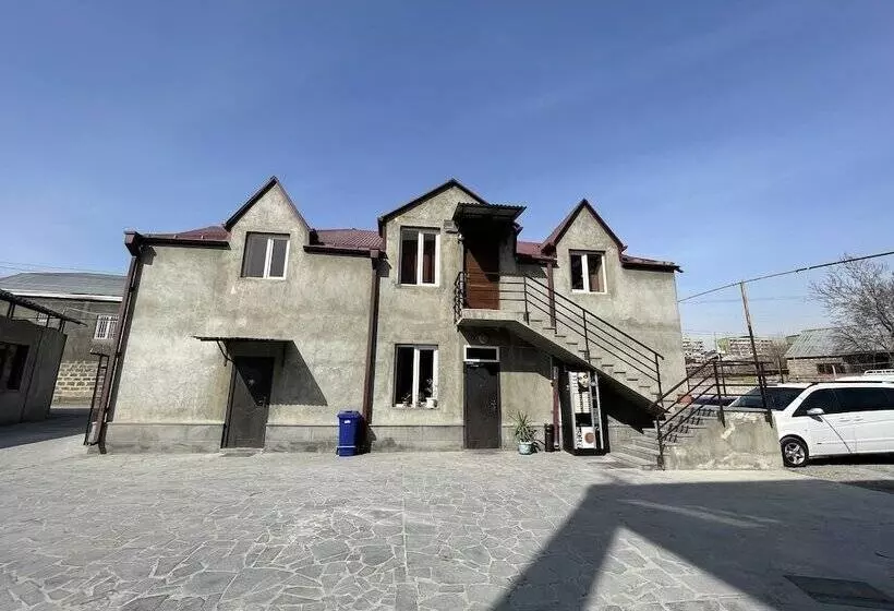 پانسیون Noragyugh Guest House
