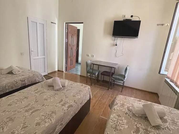 پانسیون Noragyugh Guest House