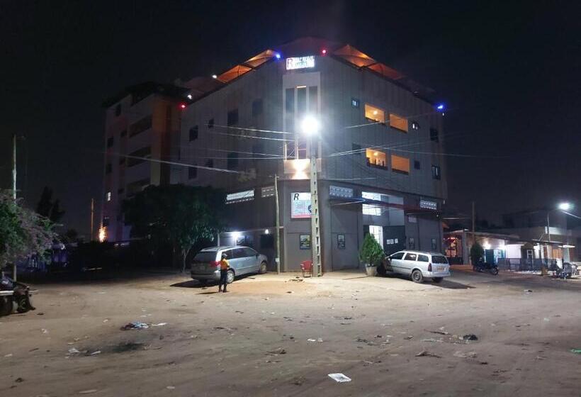 پانسیون Room In Guest Room   Deluxe Twin Beds That Sleeps 3 In Royal Blue Guest House And Bar