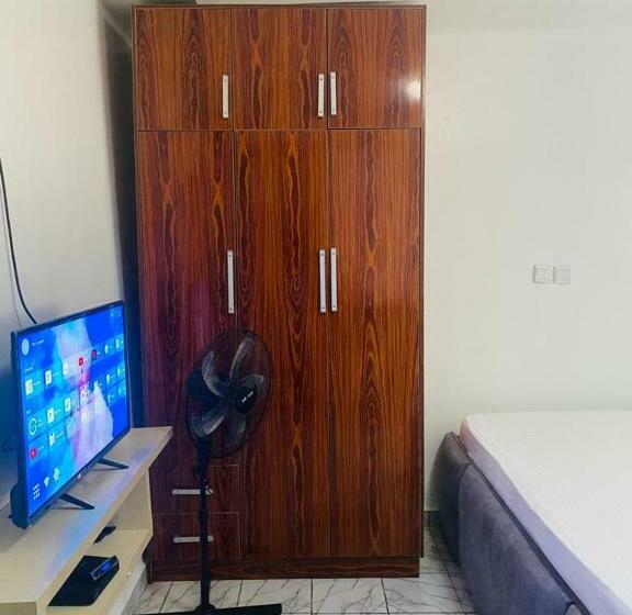 پانسیون Studio Apartment With Wifi/good Security