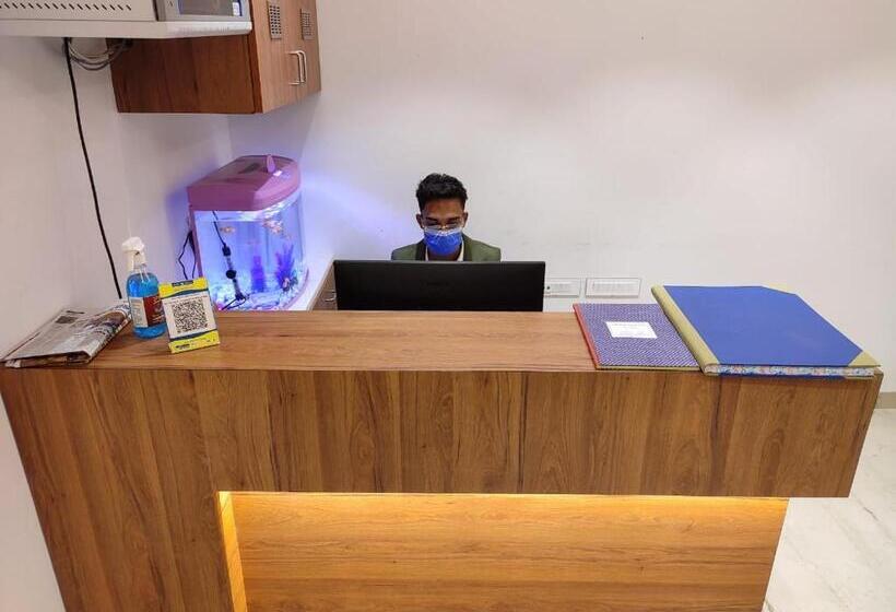 Staymaker Hotel Mohan Palace