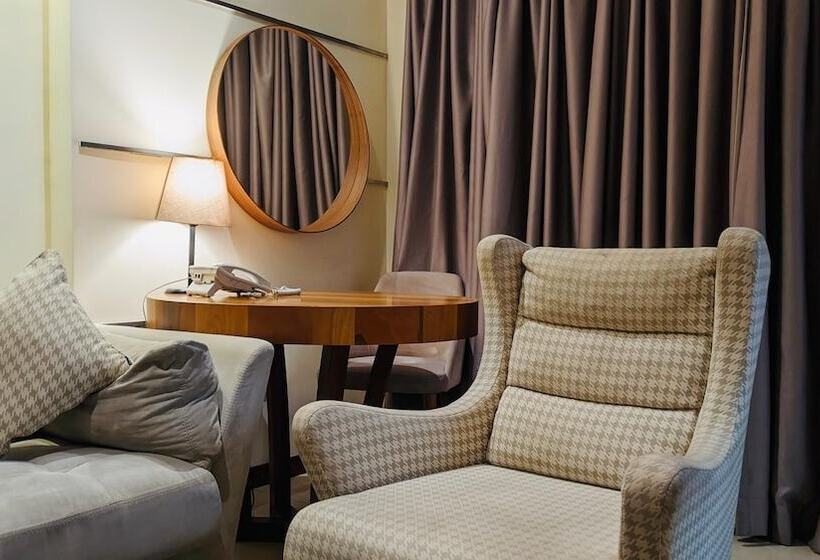 هتل T E L E By Summerset Continental