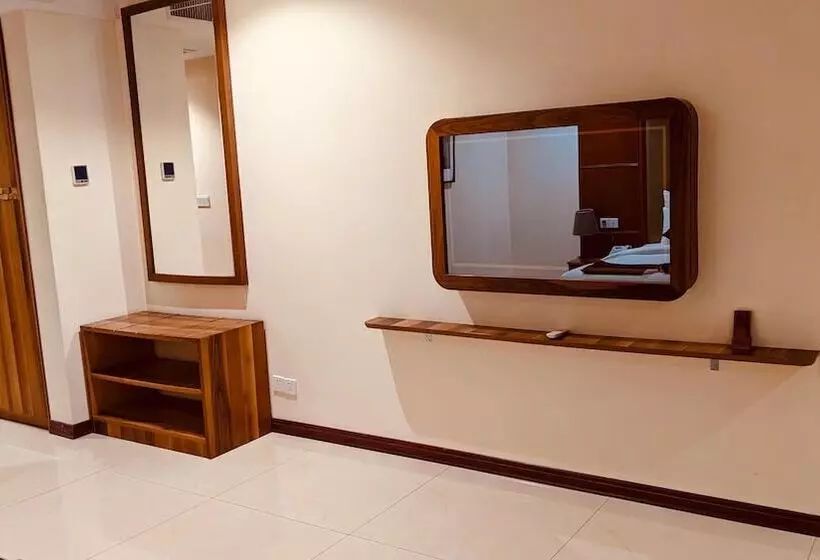 هتل T E L E By Summerset Continental