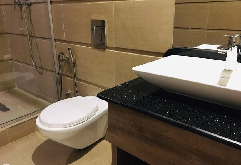 هتل T E L E By Summerset Continental