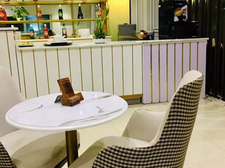 هتل T E L E By Summerset Continental