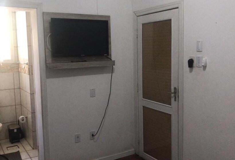 הוסטל Pousada Economica