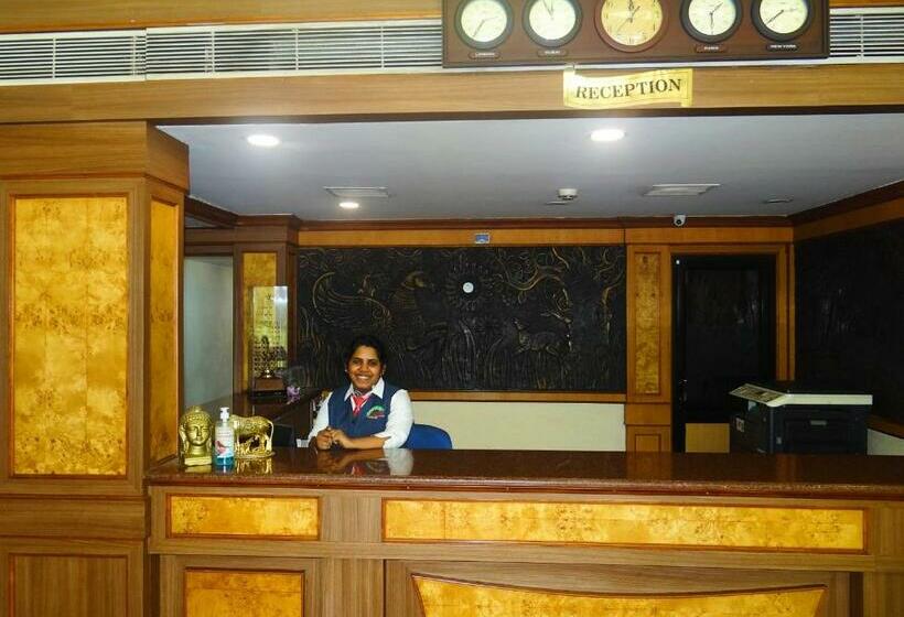 酒店 Gopika Regency