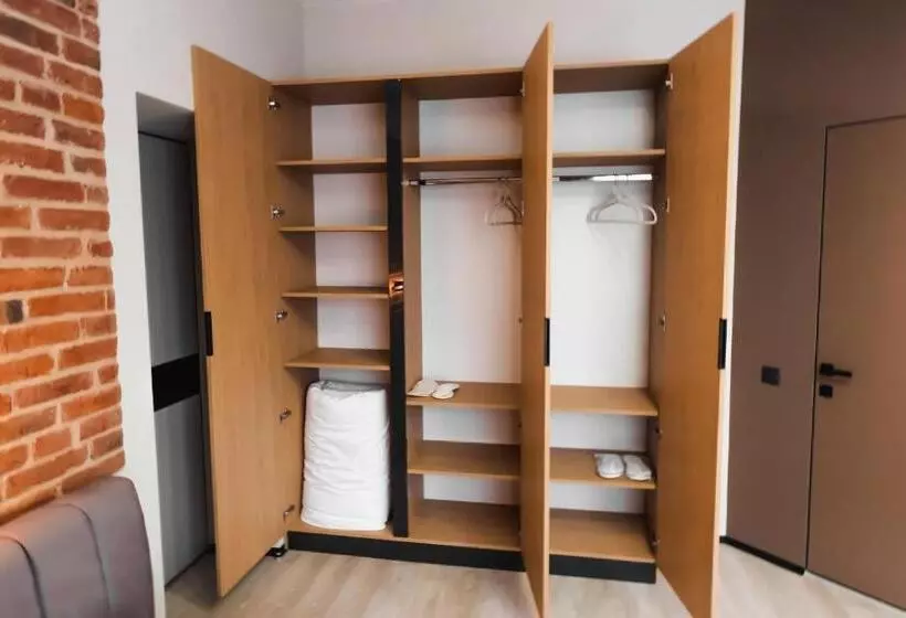 Hotelli Miracle Place