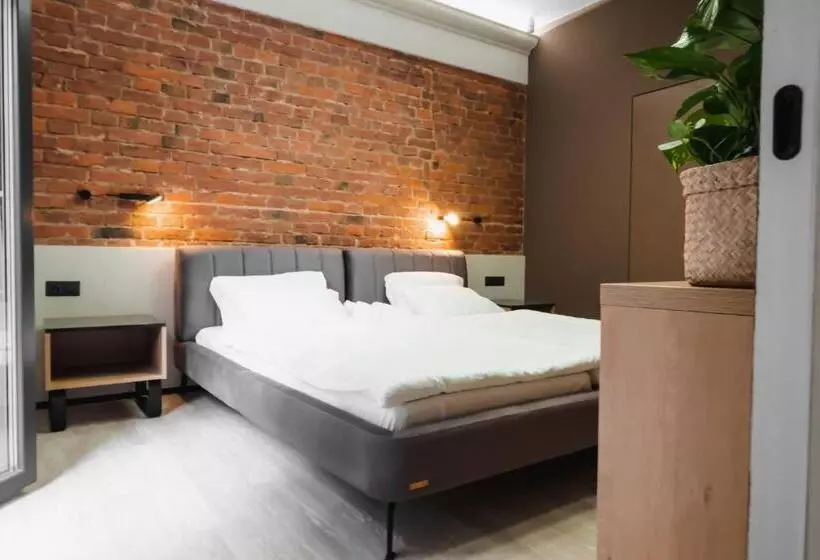 Hotelli Miracle Place