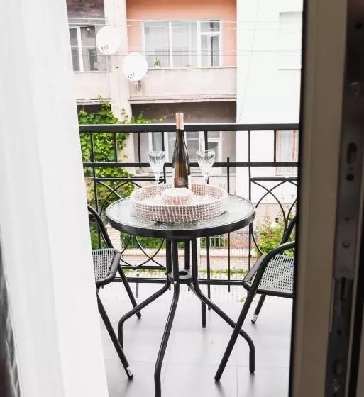 Hotelli Miracle Place