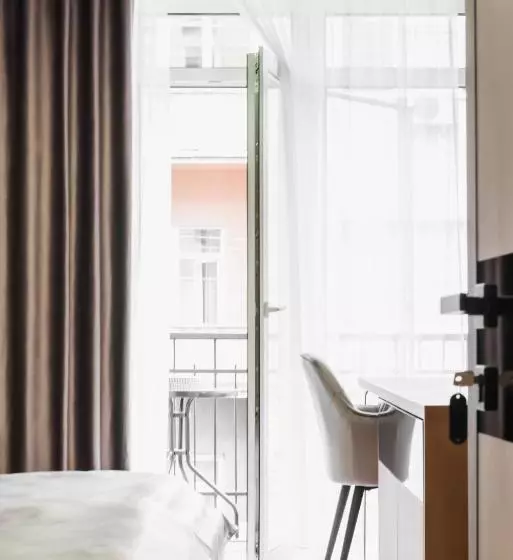 Hotelli Miracle Place