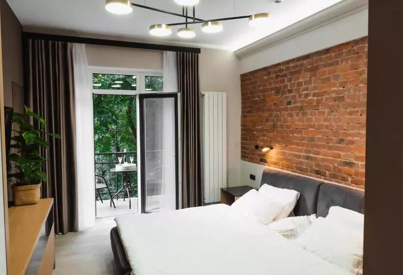 Hotelli Miracle Place