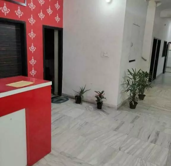 هتل Rohtak Guest House