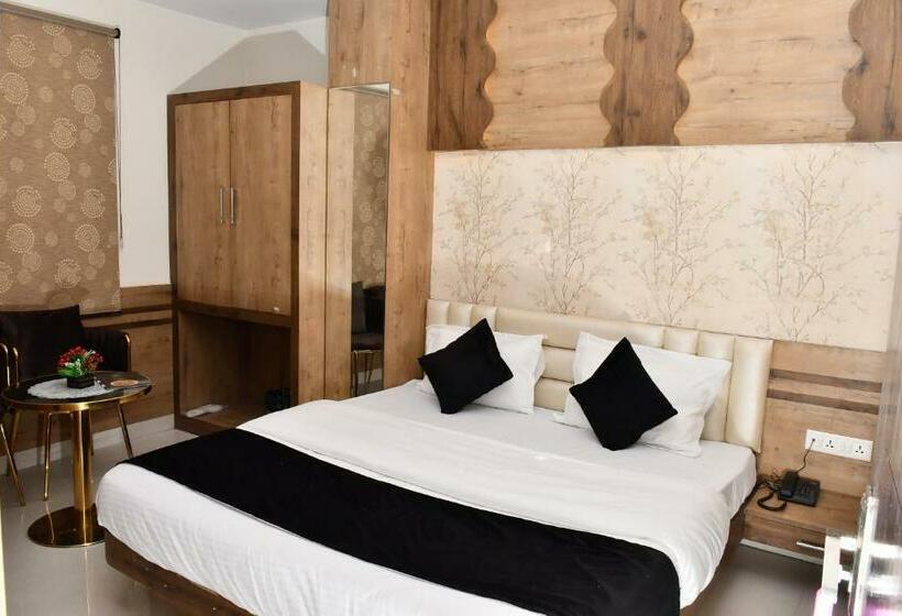 هتل The Heera Divine