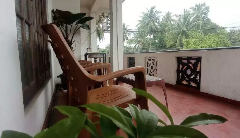 ペンション Chanaka Inn New Guest House