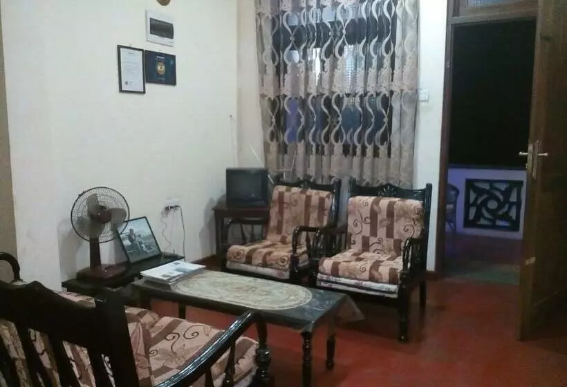 ペンション Chanaka Inn New Guest House