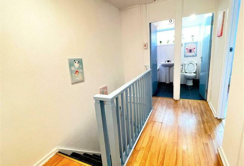 펜션 Stepney Green 17 Double Bedrooms