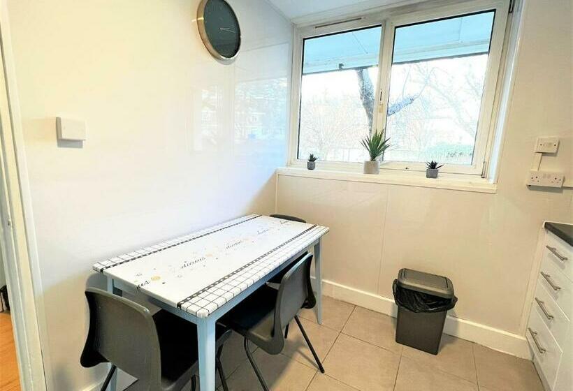 펜션 Stepney Green 17 Double Bedrooms