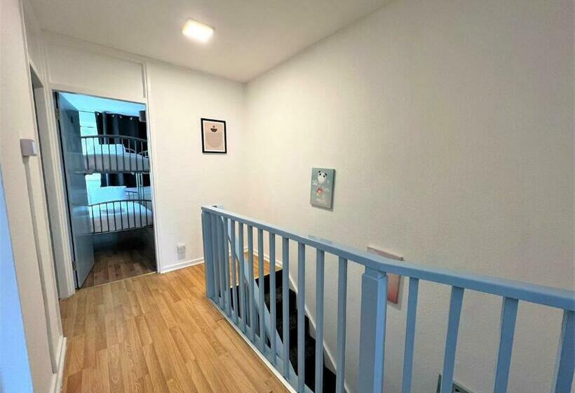 펜션 Stepney Green 17 Double Bedrooms