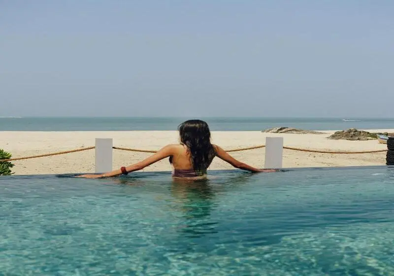 リゾートホテル The Postcard On The Arabian Sea