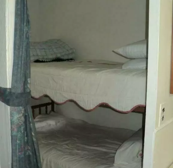 ユースホステル 2 Brdm Country Cottage #3   Rosewood Cottages