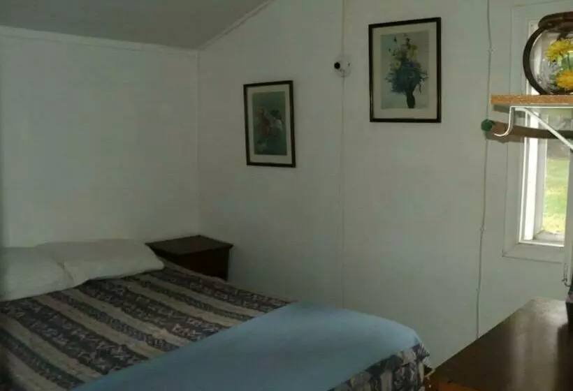 ユースホステル 2 Brdm Country Cottage #3   Rosewood Cottages
