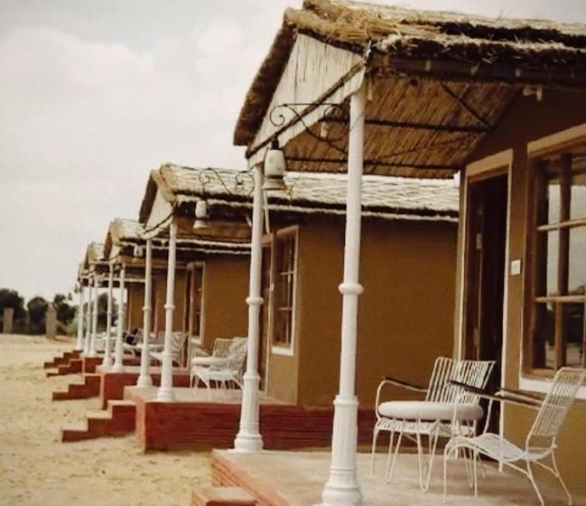 هتل Bikaner Desert Camp And Resort
