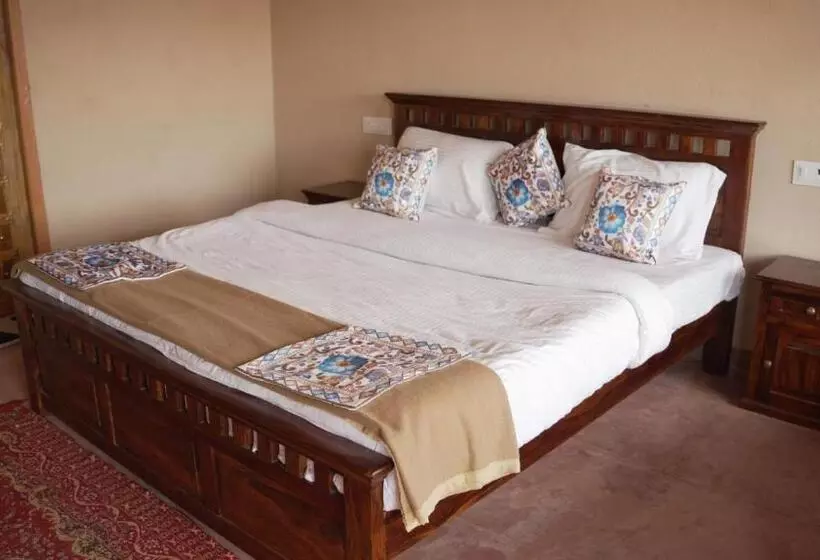 Hotelli Bikaner Desert Camp And Resort