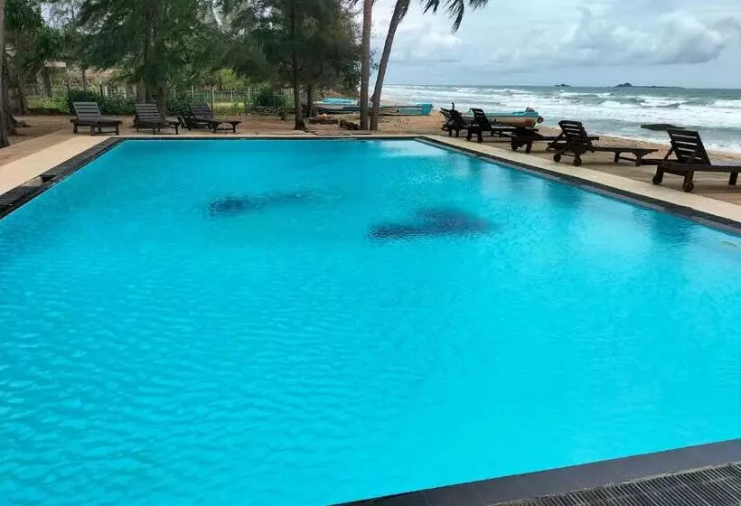 هتل Coral Bay