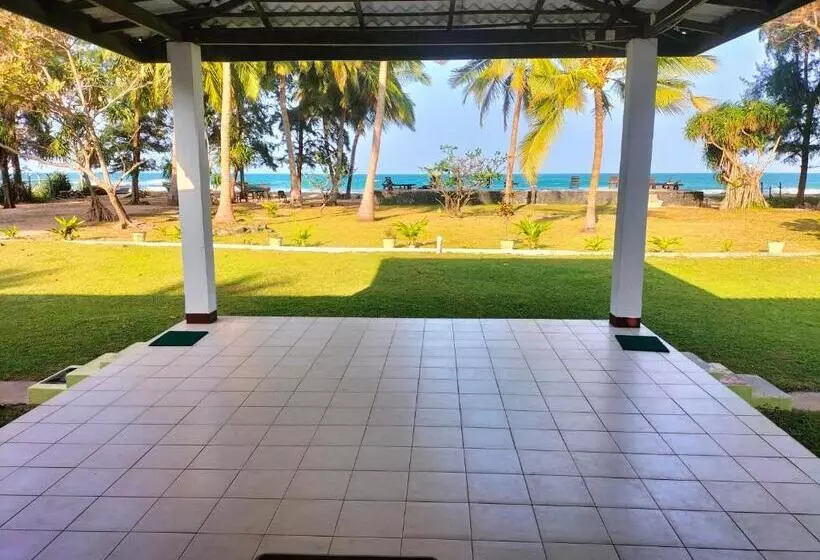 هتل Coral Bay