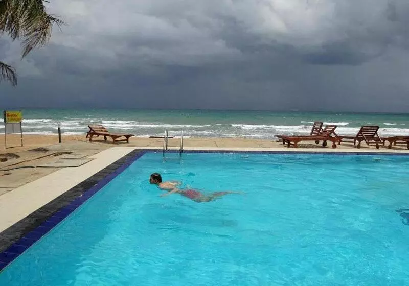 هتل Coral Bay