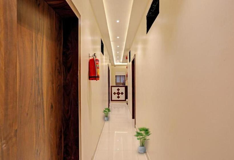 酒店 O Nandi Palace Lodging And Boarding