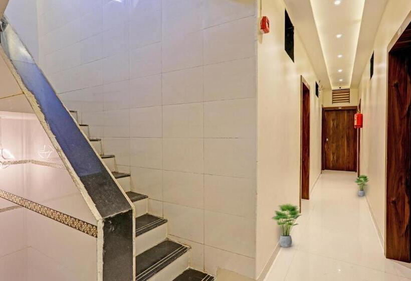 酒店 O Nandi Palace Lodging And Boarding